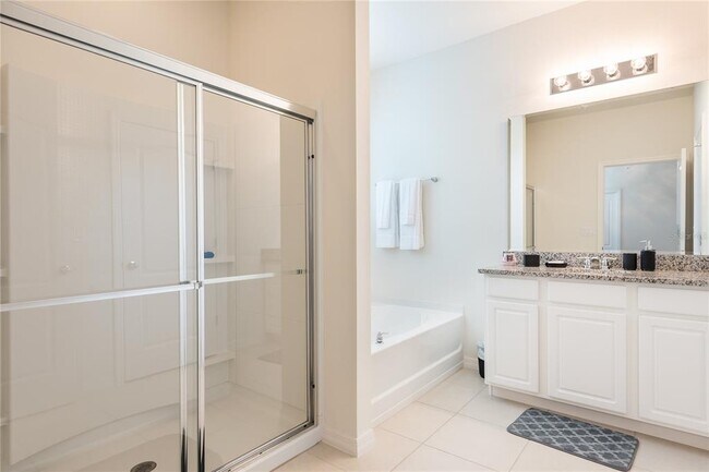 Building Photo - 5231 Wildwood Wy