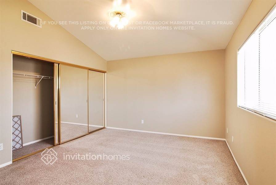 Building Photo - 27025 Hemingway Ct