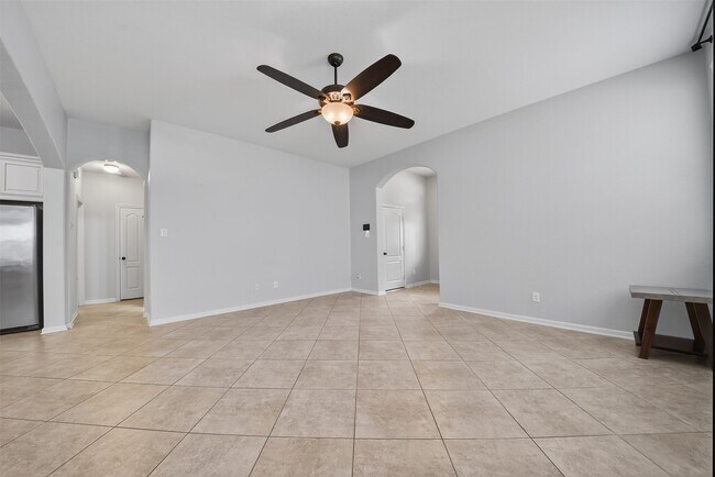 Building Photo - 8922 Pinenut Dr