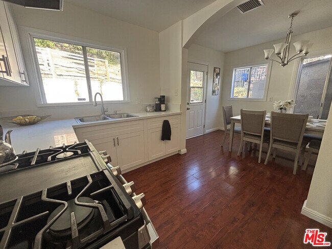 Building Photo - 2723 Ballard St