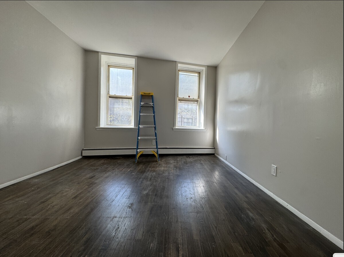 Building Photo - 176 Ocean Ave