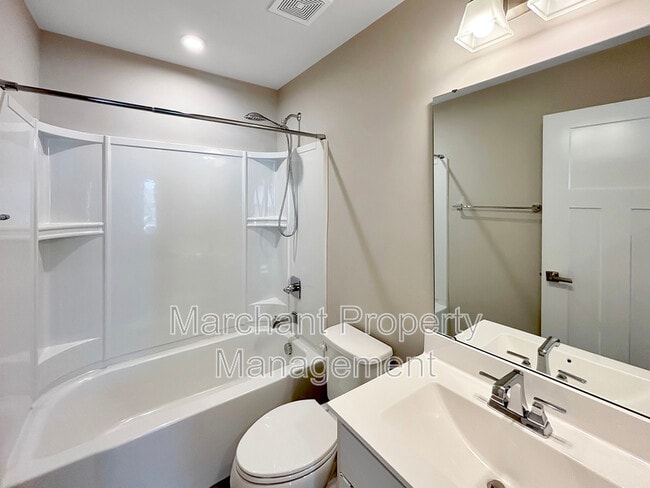Building Photo - 227 Clearwood Dr