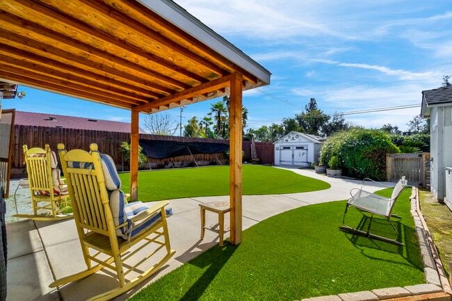 Building Photo - 4134 N Maroa Ave