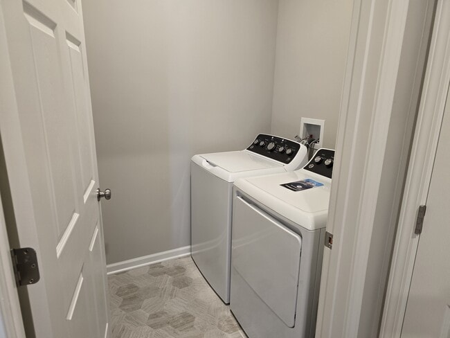 Building Photo - 12219 N Rhode Ct