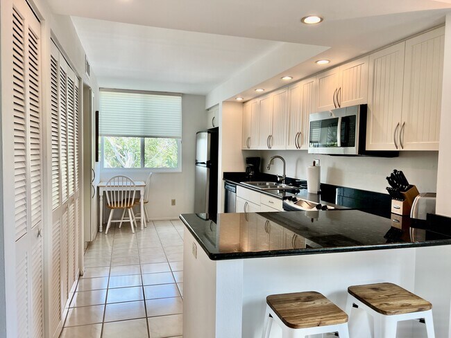 Kitchen - 843 Bayport Way
