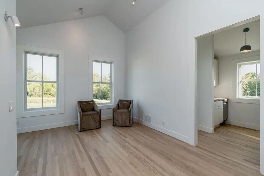 Building Photo - 4029 Serenbe St