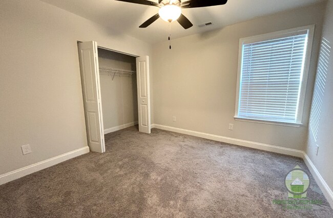 Building Photo - 8043 Gladeside Wy