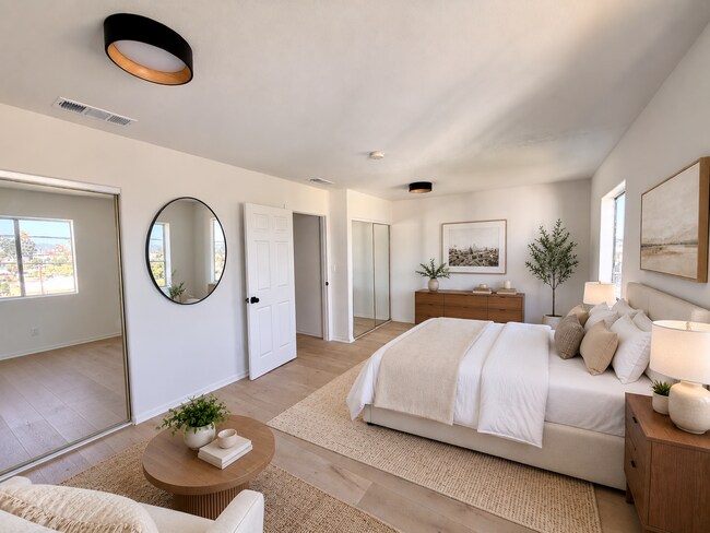 Building Photo - 1027 Coronado Ter