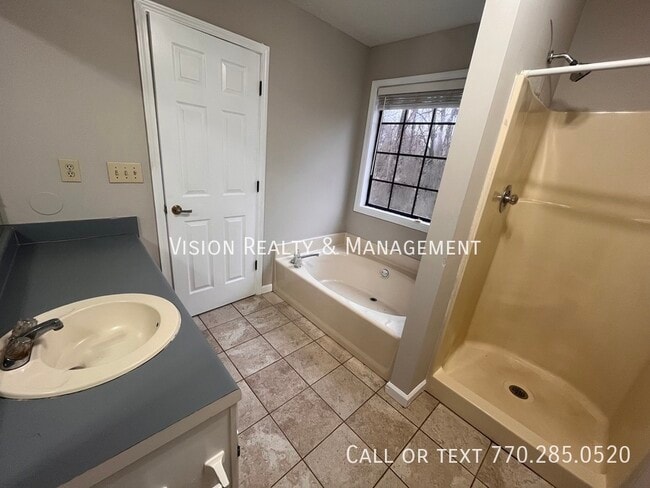 Building Photo - 60 Bagwell Rd