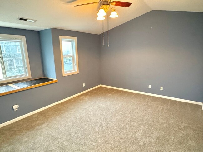 Building Photo - Boise Neighborhood 2-Story with A/C, Attached Garage, Fenced Backyard