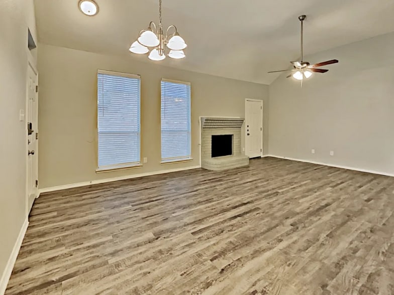 Building Photo - 2408 Baretta Dr