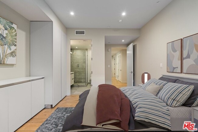 Building Photo - 1621 Malcolm Ave