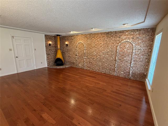 Building Photo - 821 E Hwy 199