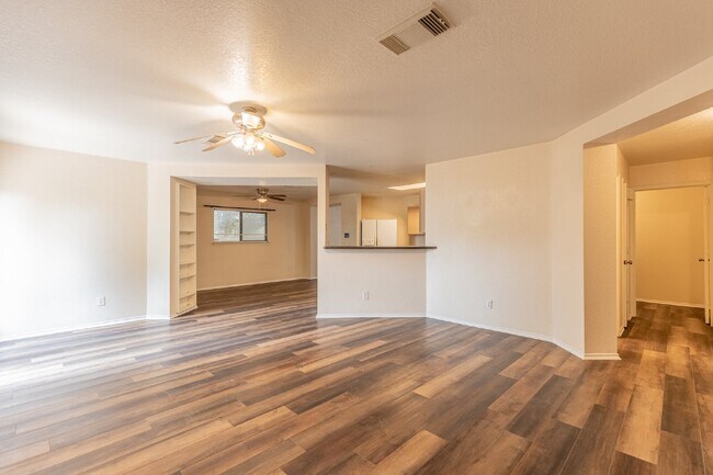 Building Photo - 7910 Lattimer Pond