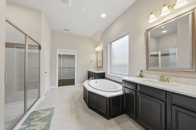 Building Photo - 806 Butterfly Garden Trail