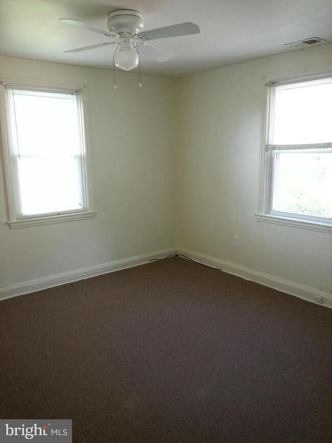 Building Photo - 4110 Woodhaven Ave