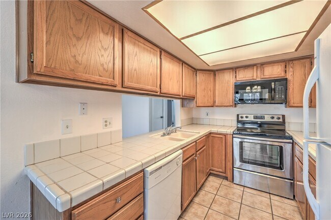 Building Photo - 5068 Jeffreys St