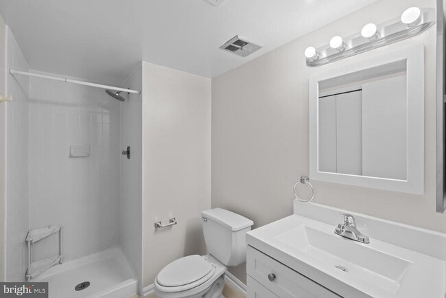 Building Photo - 8640 Dellway Ln