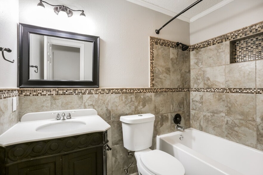 Building Photo - 7212 Elderberry Ln