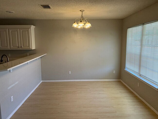 Building Photo - 3108 110th St