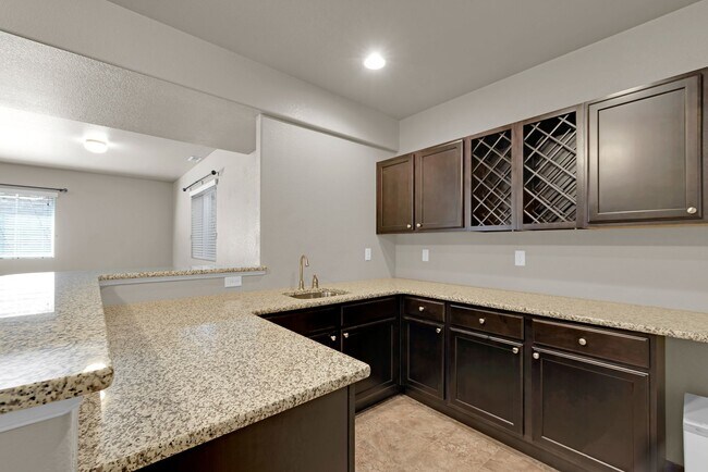 Building Photo - Beautiful home available to move in 08/04/...