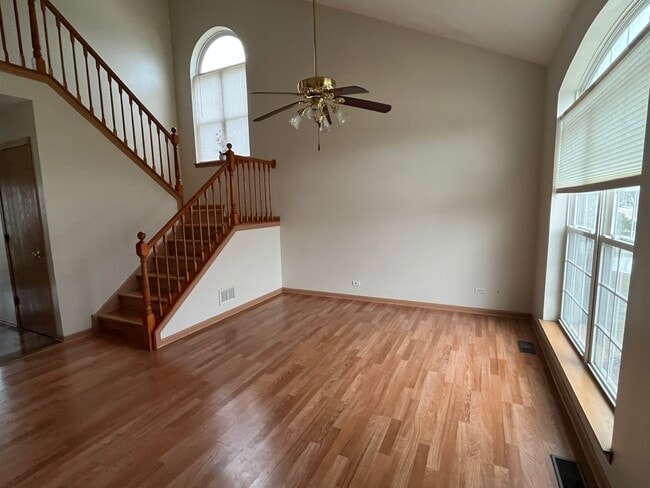 Building Photo - 2936 Deerpath Ln