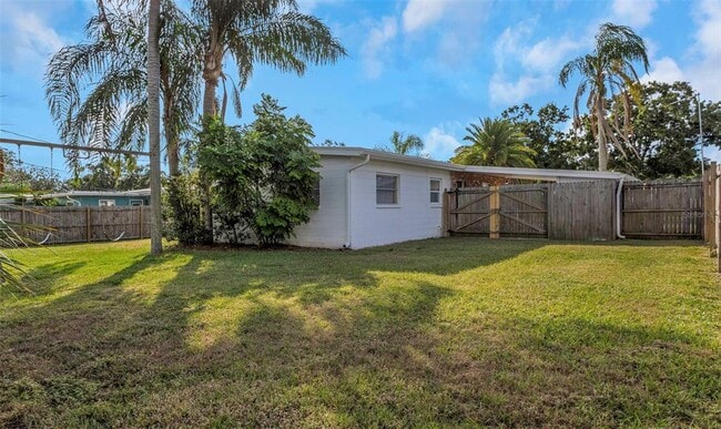 Building Photo - 676 Orangewood Dr