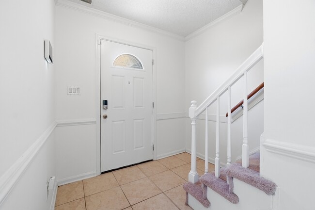Building Photo - 5260 Settlers Park Dr