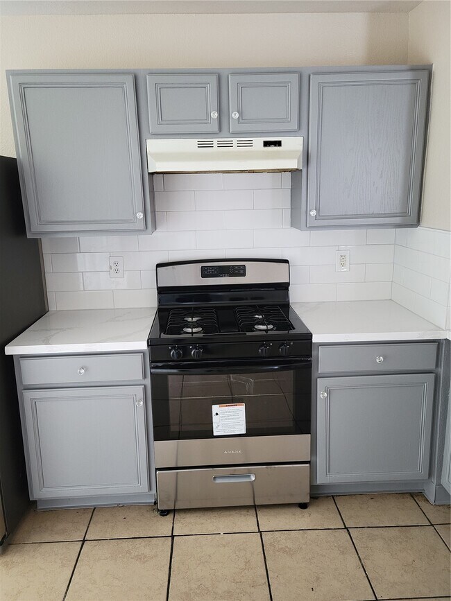 Building Photo - 7915 Summerfern Ct