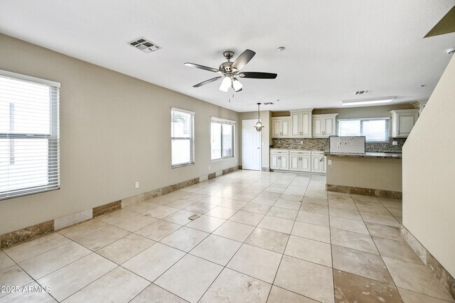 Building Photo - 7500 E Deer Valley Rd