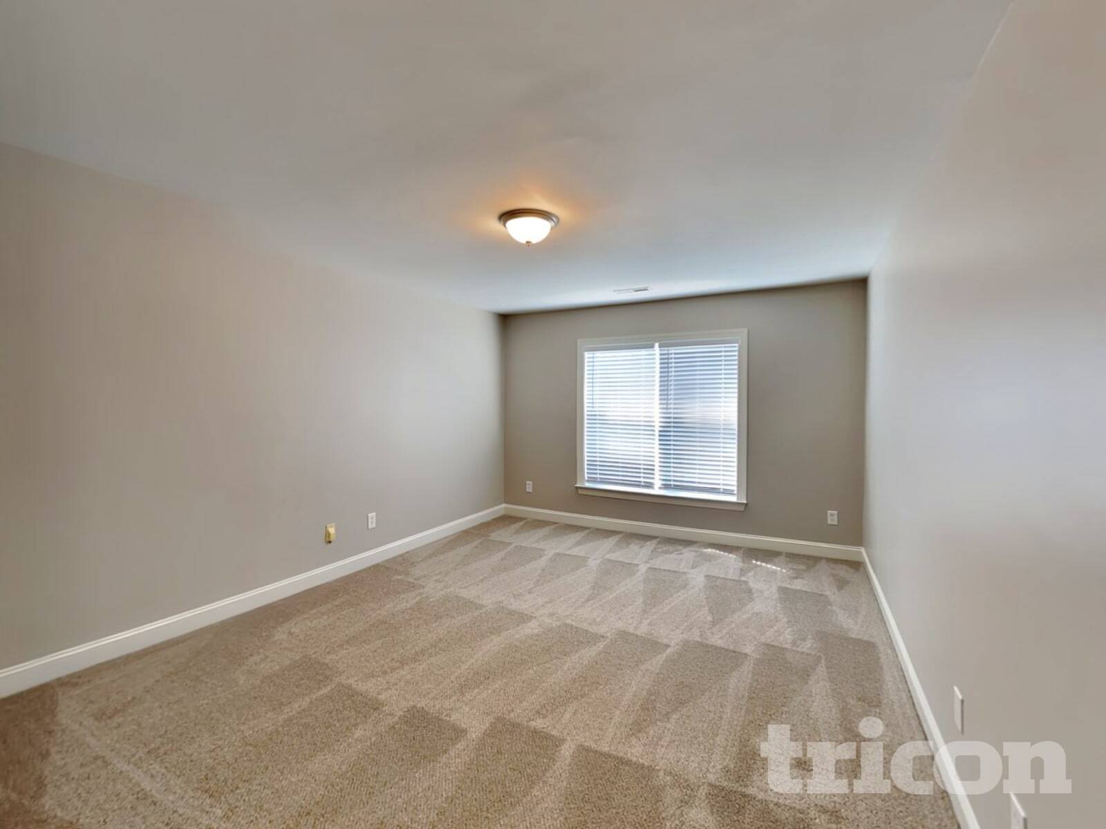 Building Photo - 1100 Bungalow Dr