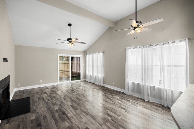 Building Photo - 3045 Yorktown Cir