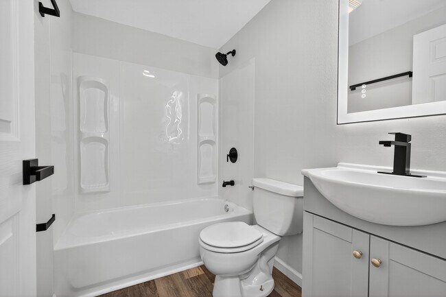 Building Photo - 2705 Center St