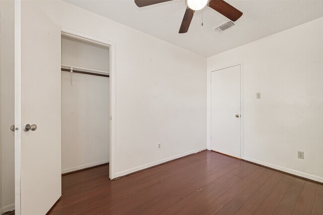 Building Photo - 2803 Fir Crest Ct