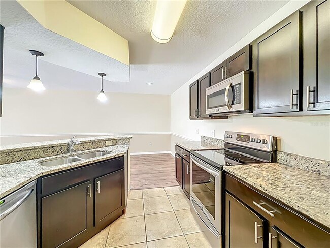 Building Photo - 713 Crest Pines Dr