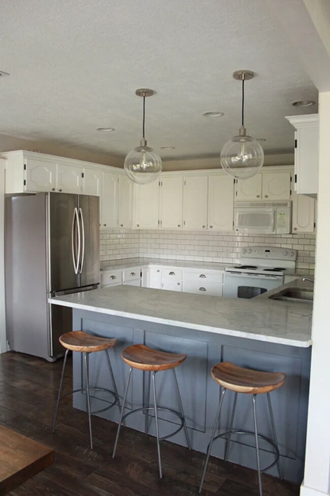 Building Photo - Beautiful 4 Bedroom Home! Pet Friendly