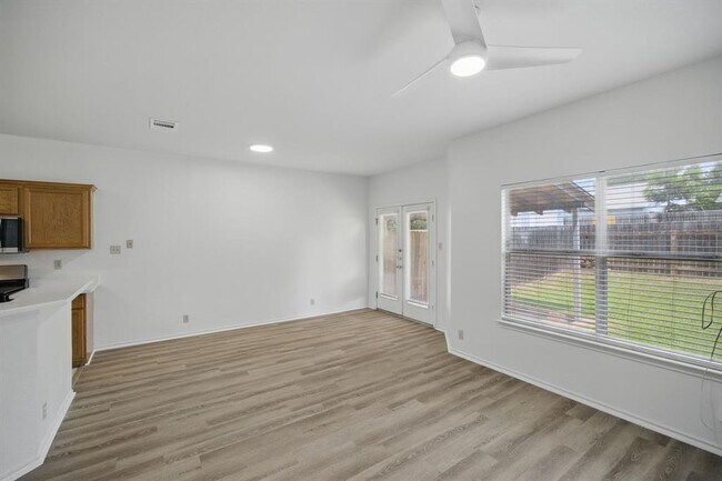 Building Photo - 2808 Kestrel Dr