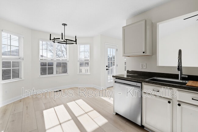 Building Photo - 7411 Cascade Meadows Way