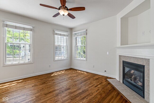 Building Photo - 12735 Edgemont Way