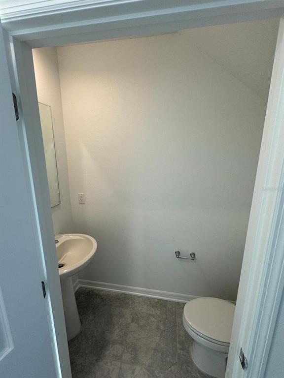 Building Photo - 724 Reggie Rd