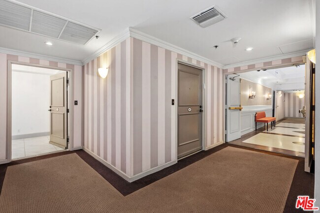 Building Photo - 10660 Wilshire Blvd