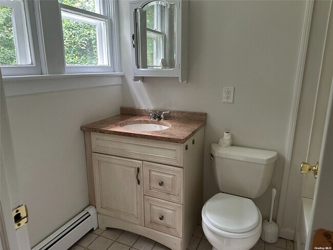 Building Photo - 10 Arthur Ave