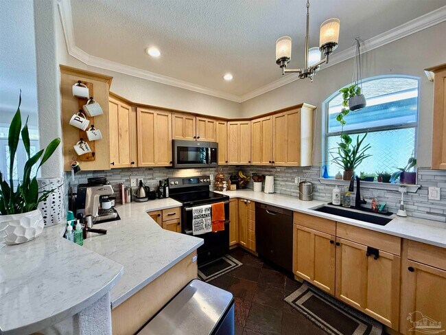 Building Photo - 1313 E Strong St