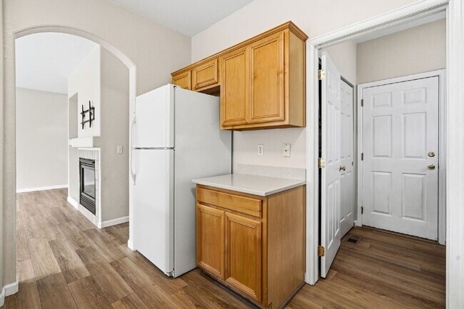 Building Photo - Welcome to this well-maintained 4-bedroom home in the heart of Thornton!