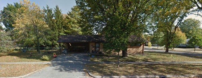 Building Photo - 1416 13th St S