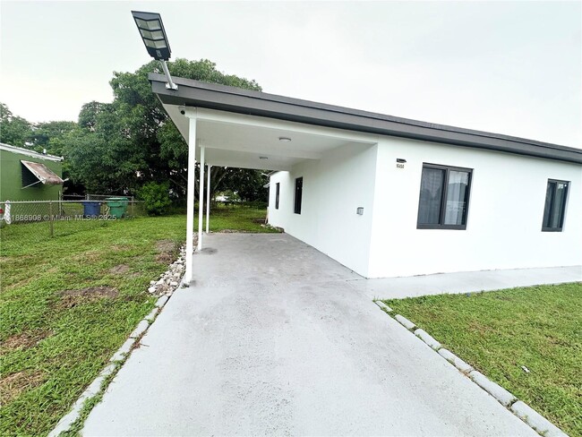 Building Photo - 16450 NW 23rd Ct