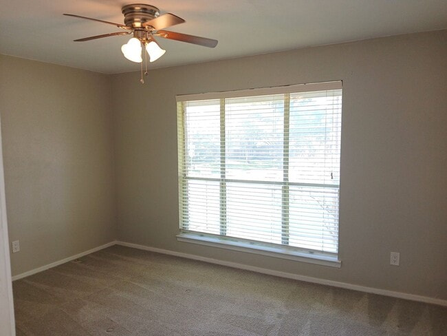 Building Photo - (MOVE IN SPECIAL) 50% OFF 1st MONTHS RENT) 2 Bedroom, 1 Bath Condo Near 75 and Walnut Hill Road i...