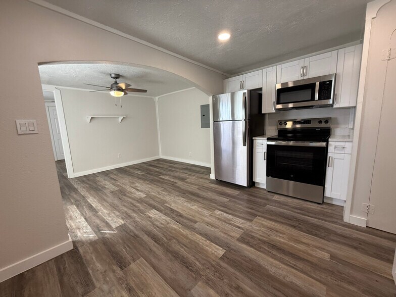 Building Photo - 5437 Essex Ave S