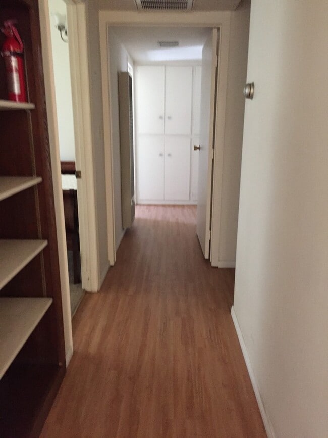 Building Photo - 925 Camino Lindo