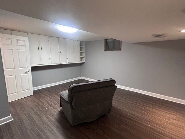 Building Photo - 233 Natoma Ave